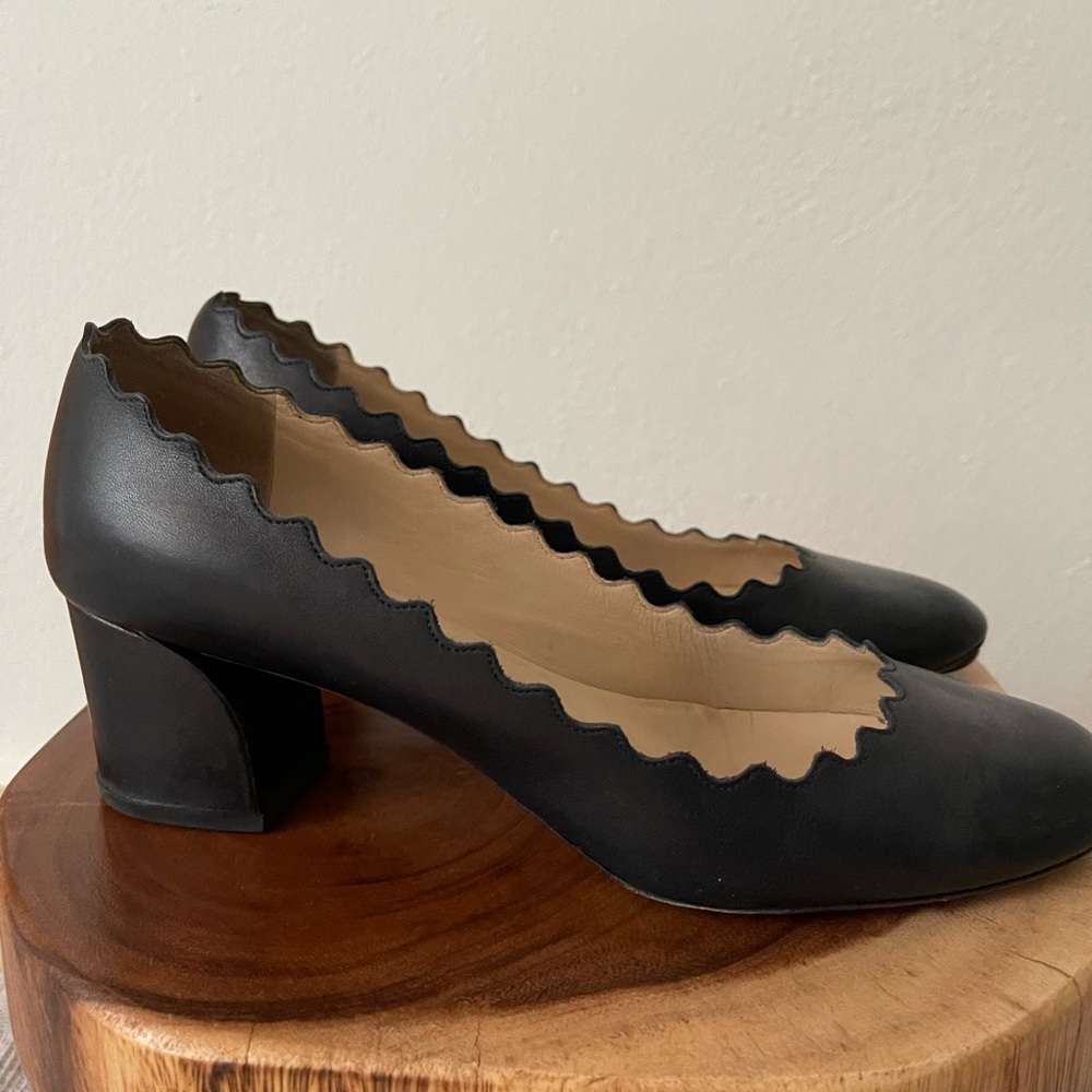 Chloé Leather Scalloped Accent Pumps